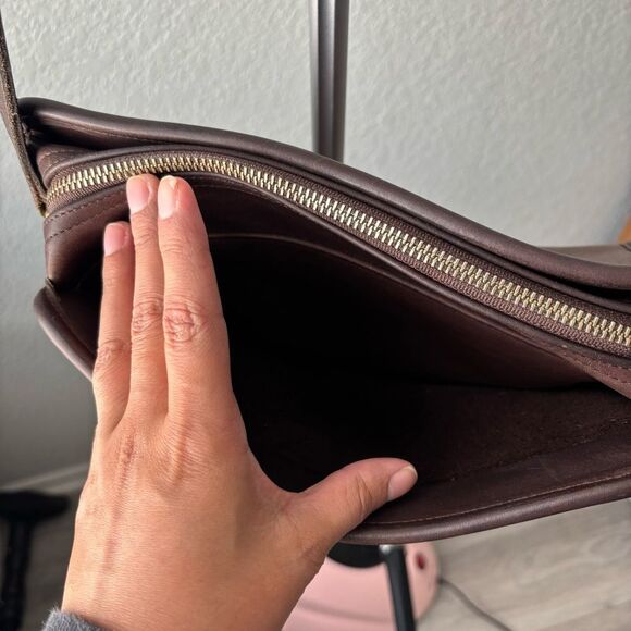 Vintage Coach Sutton Bag - Picture 4 of 9